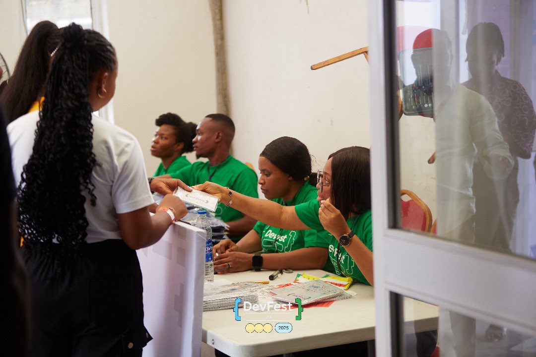 I always look forward to reconnecting at these events. 🤩

From AKTW to DevFest, the real gems are the people, the communitiesss!

Also glad to have exhibited with @CollectWire, helping businesses hire &amp; pay talent across Africa. 🤩