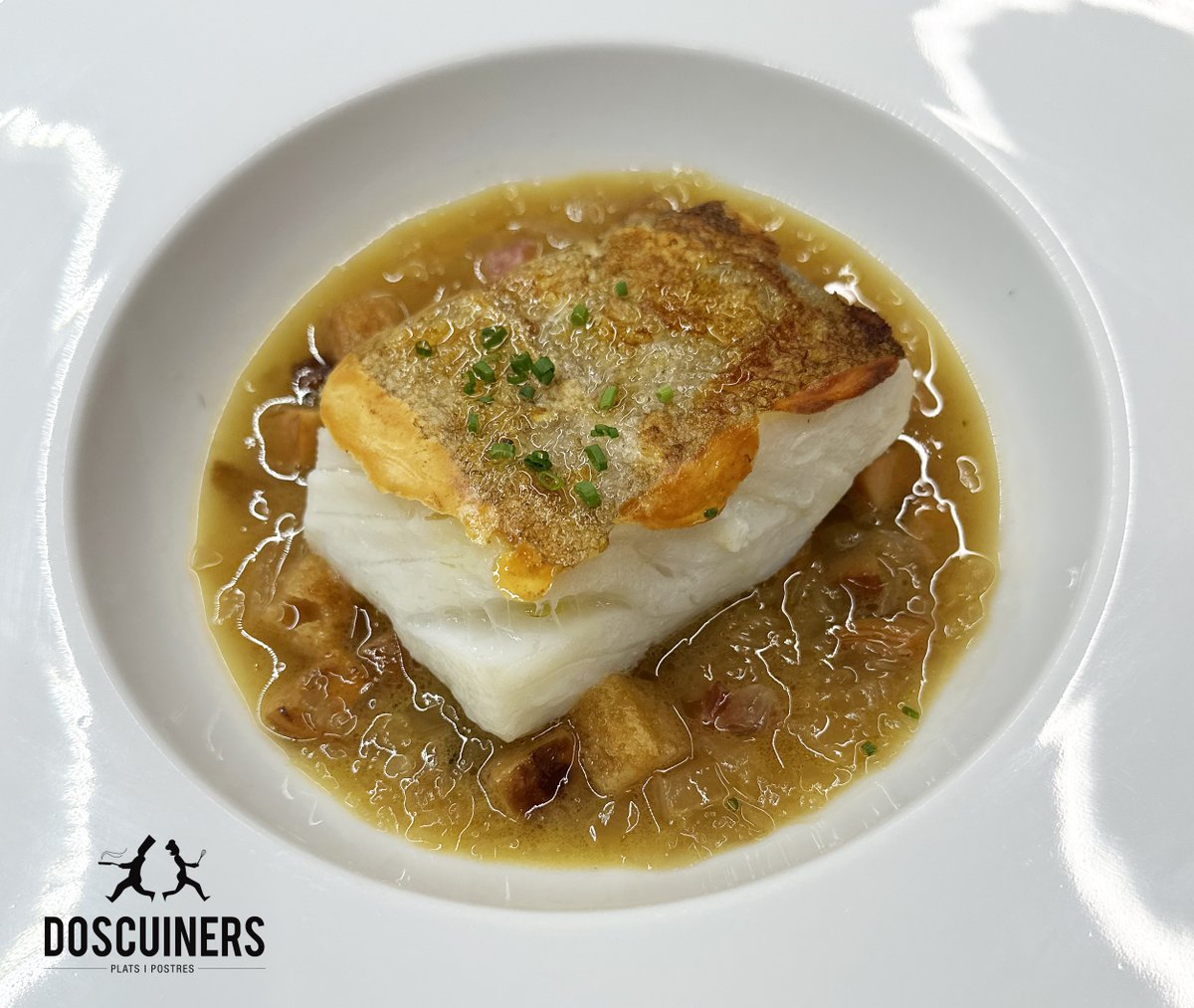 DosCuiners's tweet image. 😋QUINS PLATS...👩🏻‍🍳
Espaguetis de tinta amb musclo, gambeta i calamar🍤🇮🇹
Llom de bacallà amb sopa de ceba, pernil, rovelló i crostons🐟
Trinxat de col, patata i mongetes del ganxet amb panxeta de porc de pagès🥬🐖
📌doscuiners.com
#DosCuiners #Maresme #Mataró #Barcelona