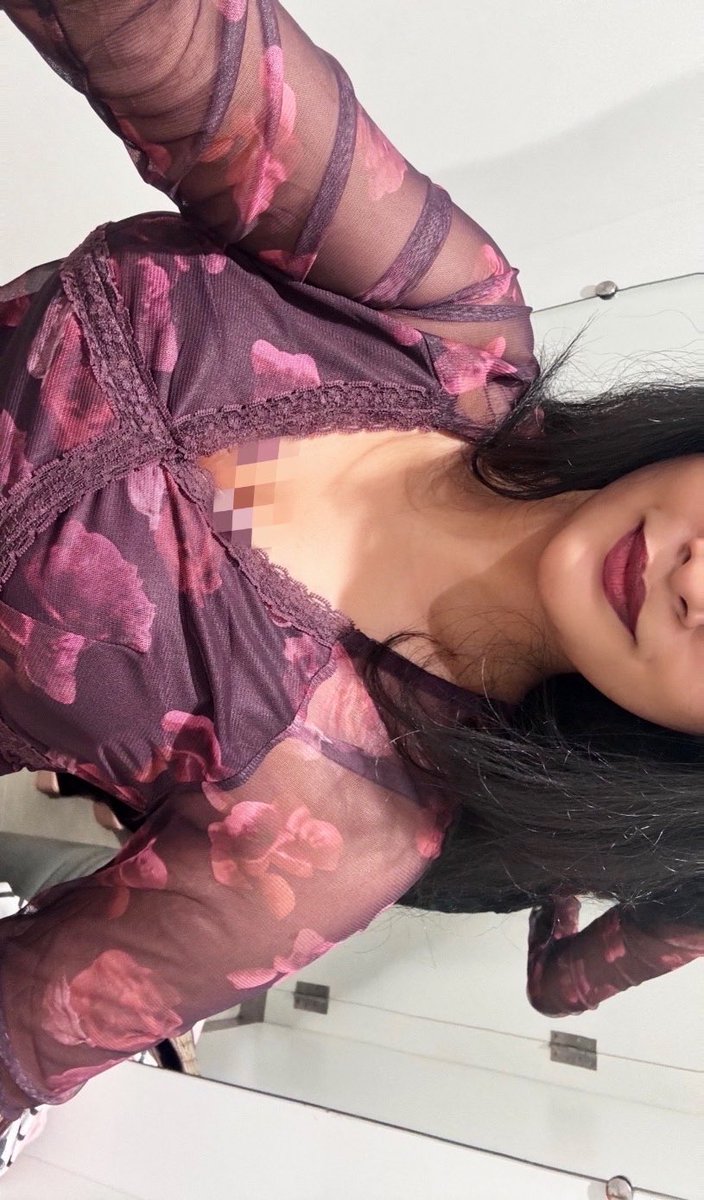_Gia009's tweet photo. who wants to drink the spit 💧 from this beautiful lips ??? 👄 
beg for it with tribute...  only lucky loser will get my spit rest keep barking! https://t.co/1r4YXwPDW8