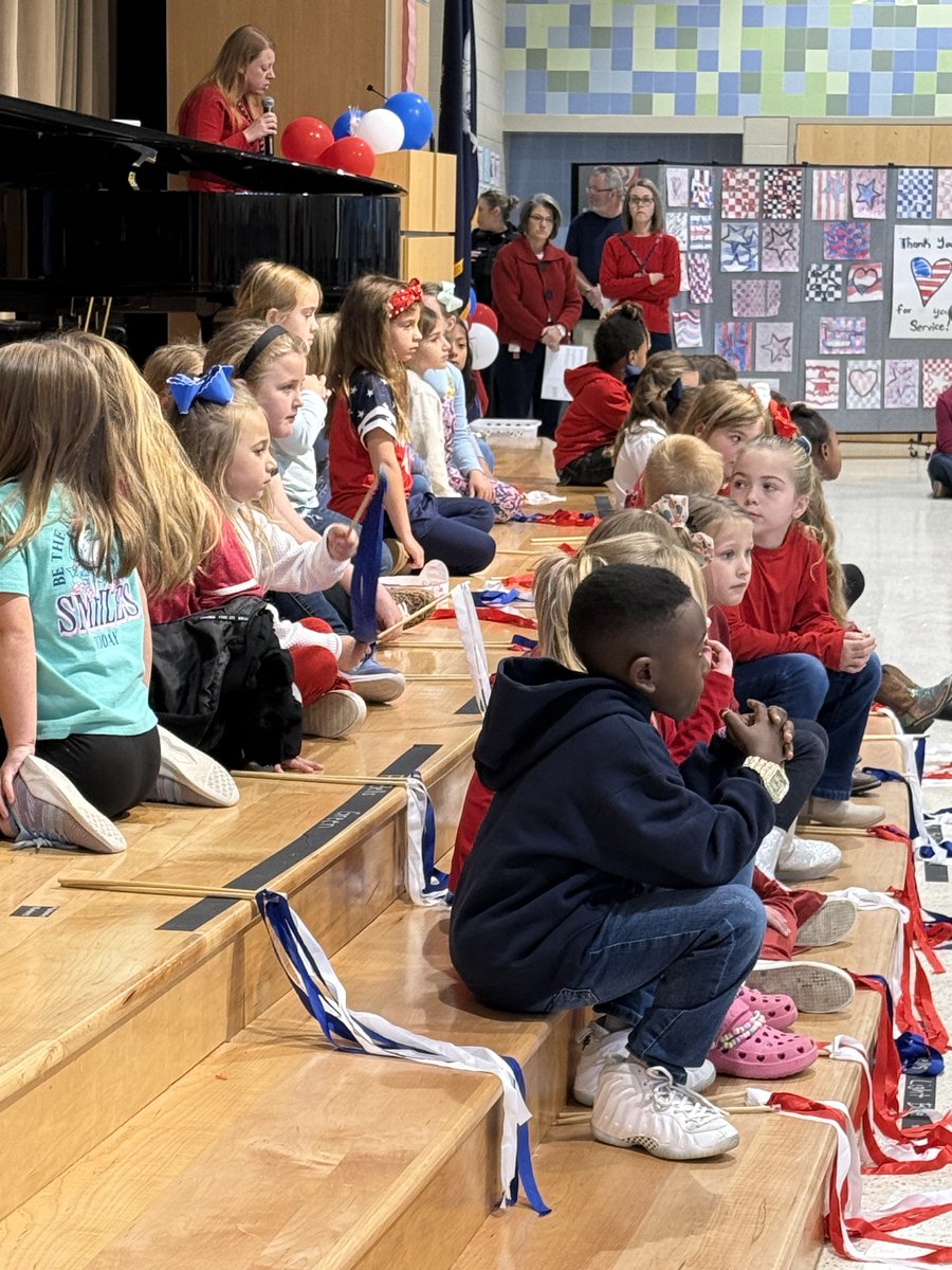 CESAviators's tweet image. ✈️🇺🇸 Aviators honor our heroes!
Today our students gathered to celebrate Veterans Day and to thank the brave men and women who have served our country. We are grateful for your courage, your sacrifice, and your example.
 Thank you, Veterans!
@LexingtonOne