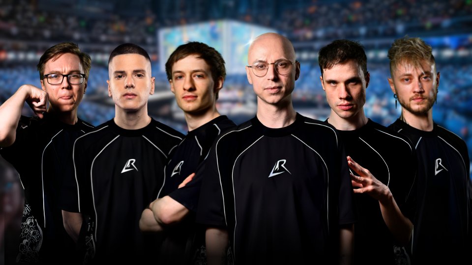 🚨⚔️LOL | LS à la recherche d'un staff |

<a href="/LosRatoneslol/">LosRatones</a> annonce être à la recherche d’un dernier membre pour compléter son équipe : un Analyste / Data Analyst pour le LEC Winter 2026.

Si vous êtes intéressé(e)s, n’hésitez pas à contacter <a href="/Caedrel/">Caedrel</a>.

Avez-vous hâte du début de ce