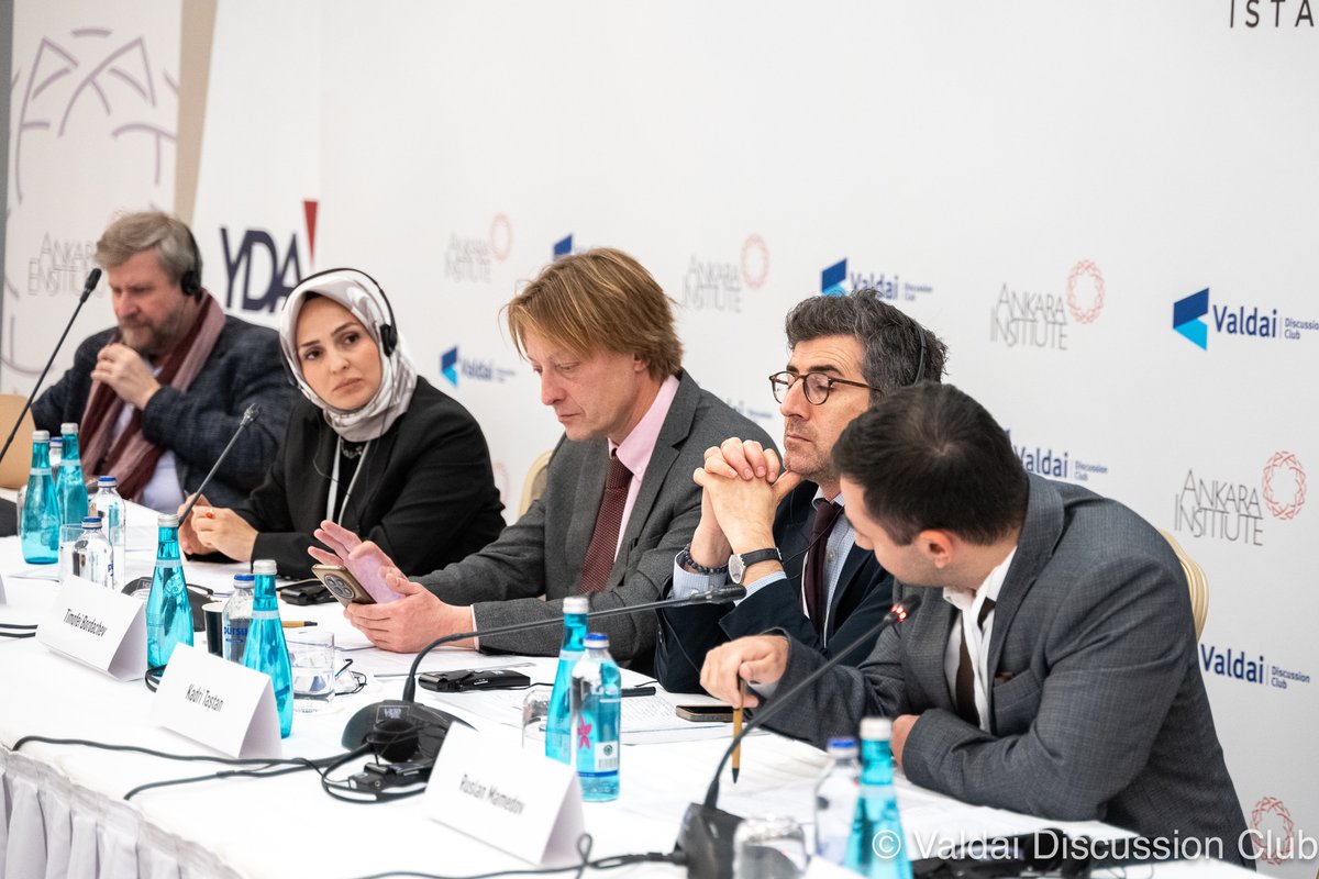 📷 Session 4 of the 16th Asian Conference titled “Regional Interlinkages and Shifting Regional Orders: Middle East, South Caucasus and Central Asia.”

Photo gallery — vk.com/album-21419283…

#AsianValdai <a href="/AnkaraEnstitusu/">Ankara Enstitüsü</a>