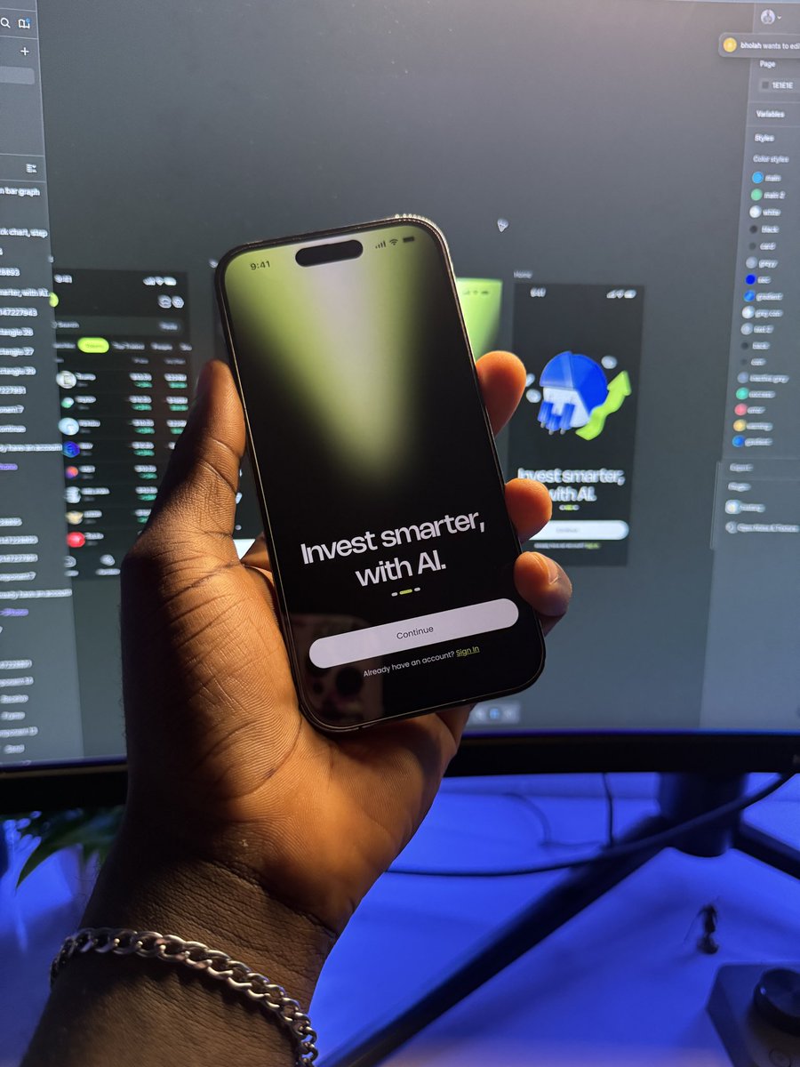 Atomthecreator's tweet image. Left or Right ?