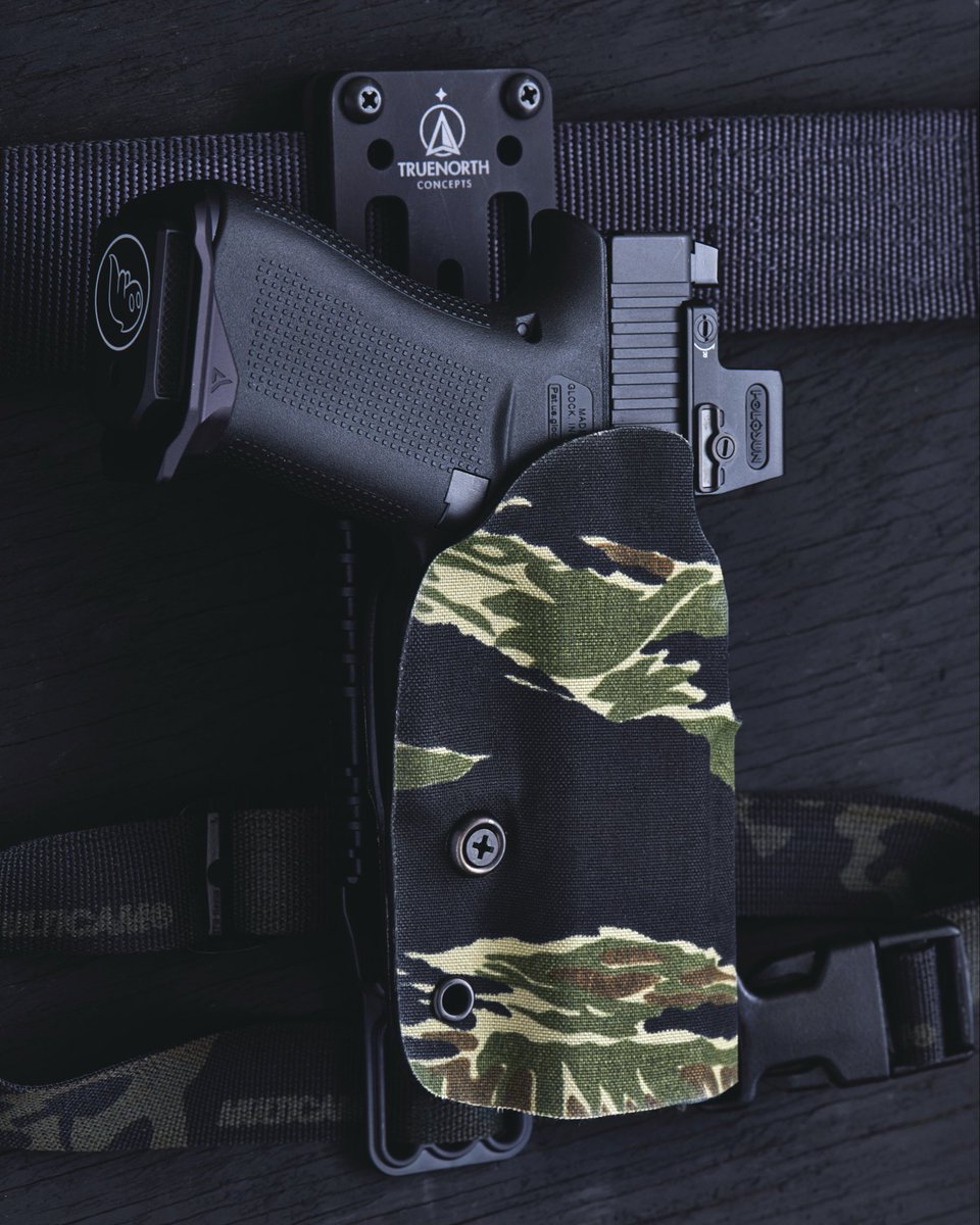 R_H_Research's tweet photo. I think the @SafarilandGroup Gravity holster is a great option for the Glock 43x. 
https://t.co/rb8Ogp9D92
@True_North_USA 
@radianweapons 
@klikbelts 
@holosunoptics https://t.co/XeeLRn0i3z