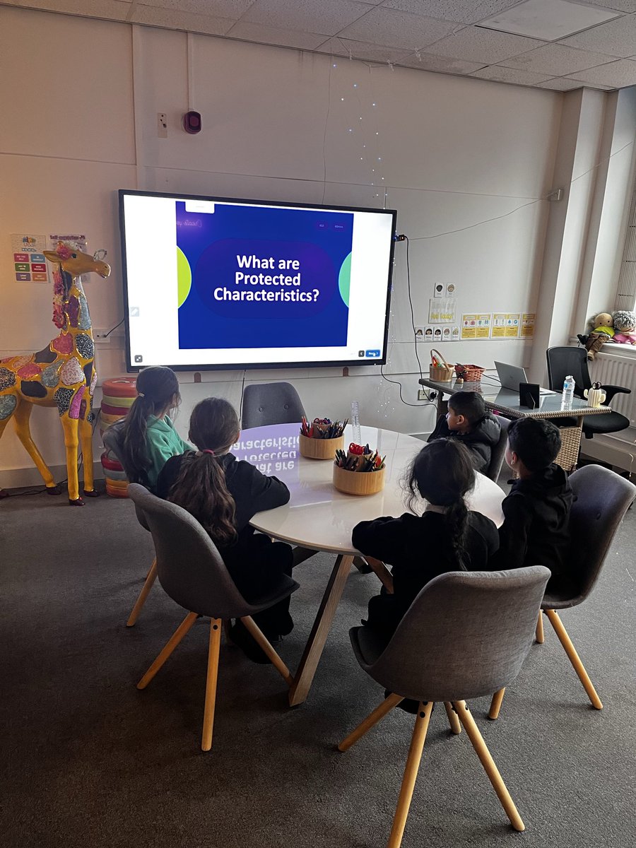 MarshfieldPS's tweet image. Our fantastic Connect Advisors taking part in training to prepare for another amazing year of supporting others #CarltonCares #SupportingOthers 💚