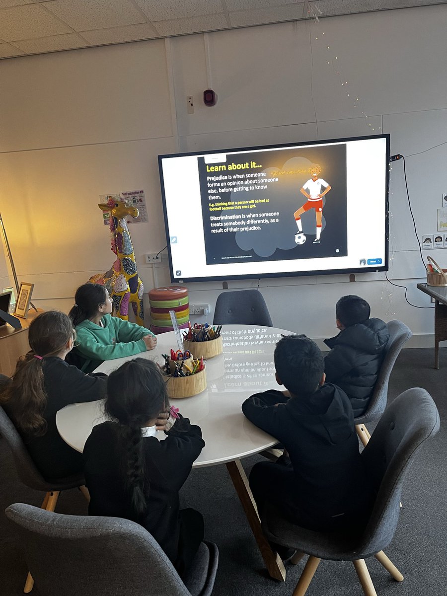 MarshfieldPS's tweet image. Our fantastic Connect Advisors taking part in training to prepare for another amazing year of supporting others #CarltonCares #SupportingOthers 💚