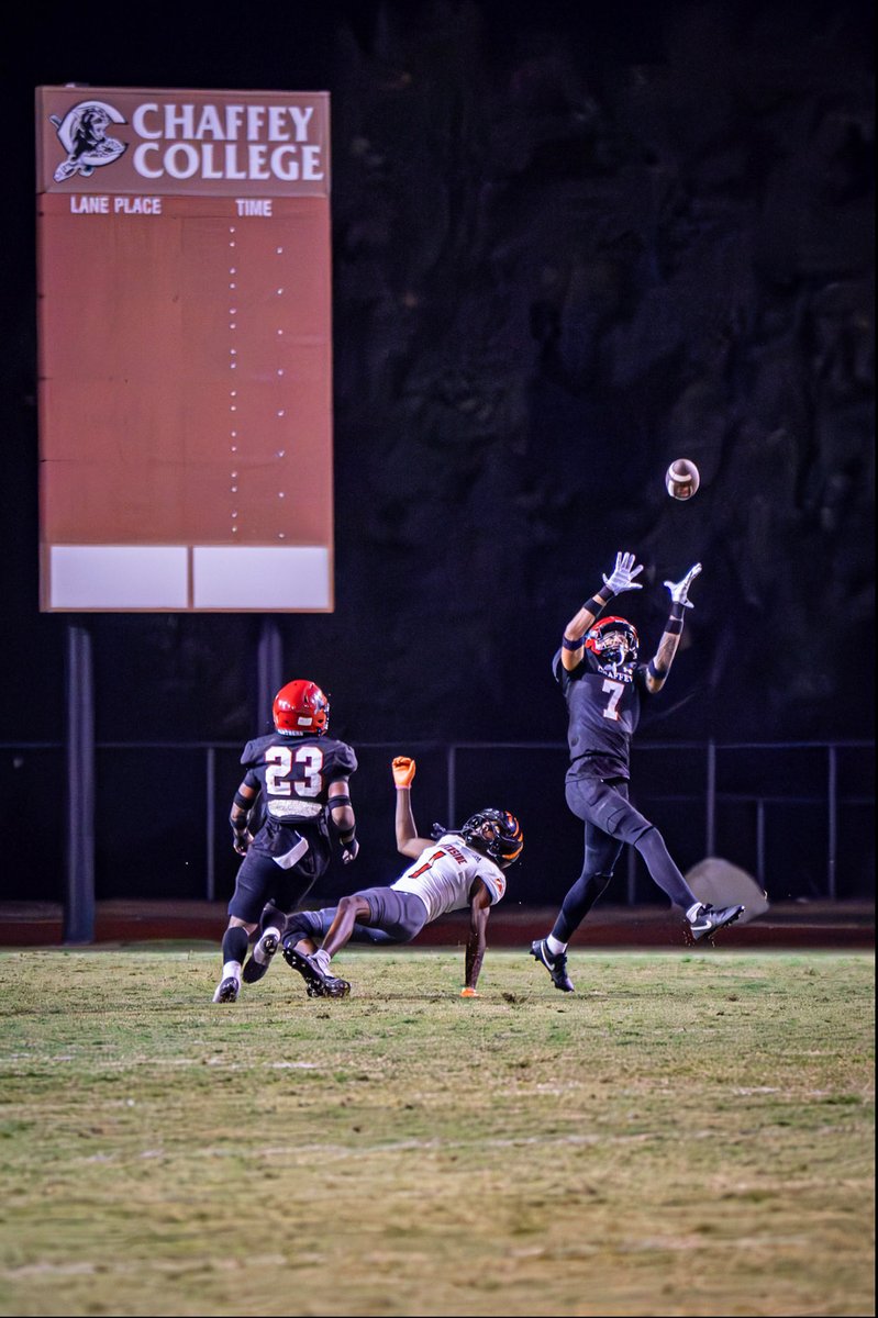 ElyjahGordon's tweet photo. 3/3 Full season highlights ATTG 
Nickle/Corner 6’4 200
@1CoachTee @CoachTeaD @WillieATuckerSr @Daniel6RC @GregBiggins @BrandonHuffman @CoachBenBuys @JUCOFFrenzy 

https://t.co/2qeBWGk5E1 https://t.co/T0Gx4M4KeQ