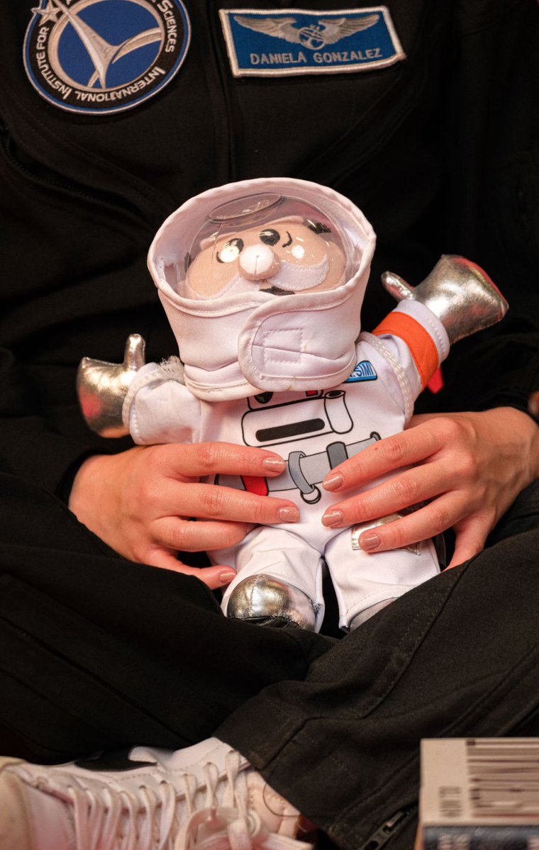 Astrodani1203's tweet image. Pista del video de hoy. 💖 #SERASpace