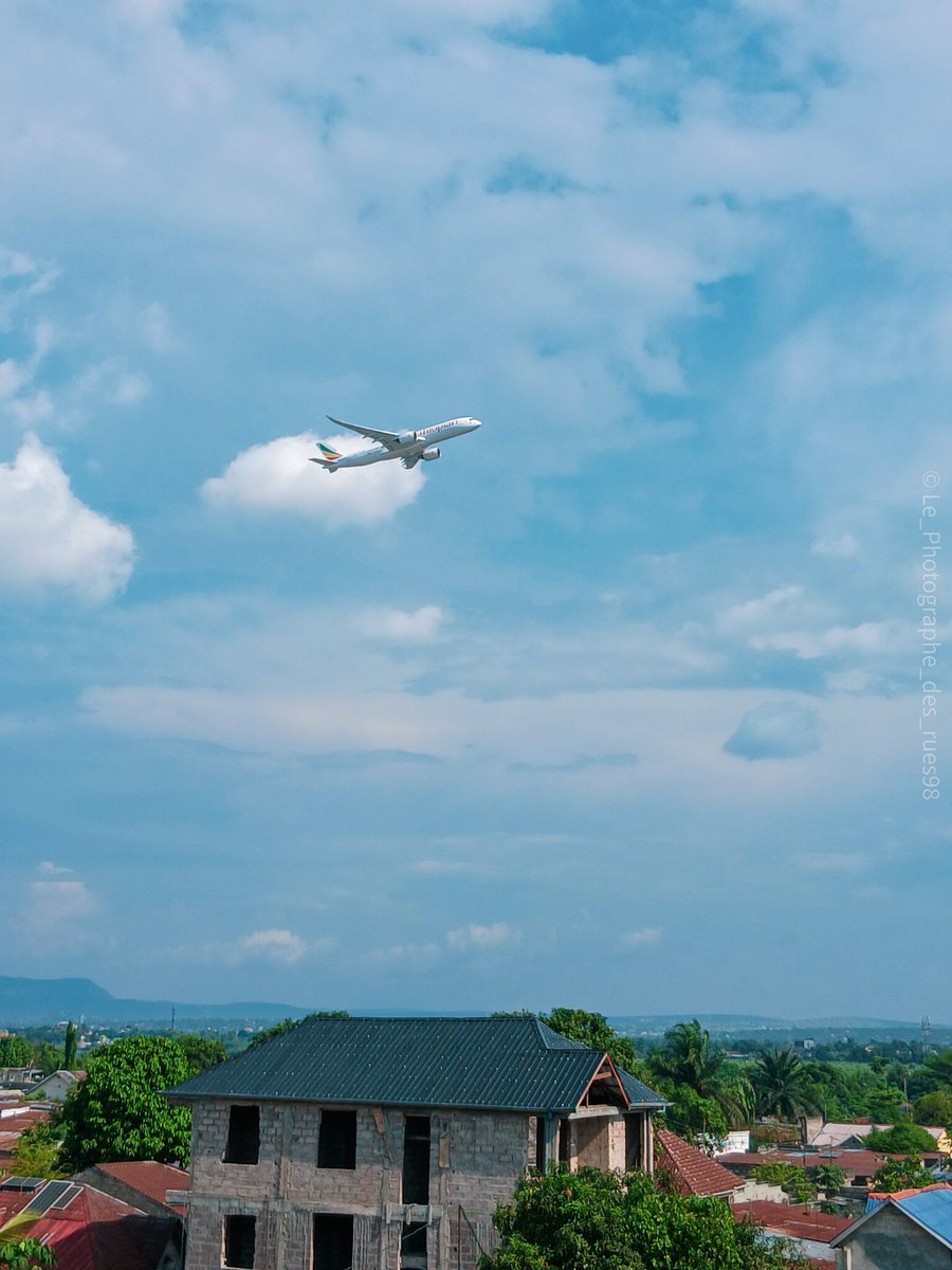 LE PHOTOGRAPHE DES RUES 📸⭐⭐⭐ tweet media