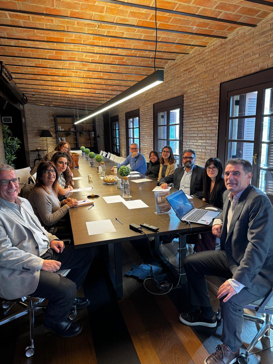 ADISSInforma's tweet image. Hoy hemos estado con @GremicatA21747 , compartiendo cómo nuestras soluciones Erploop, Cashloop y Kairos ayudan a los despachos profesionales a optimizar la gestión, automatizar procesos y mejorar la rentabilidad. 💡
#Erploop #Cashloop #Kairos #TransformaciónDigital #Gremicat