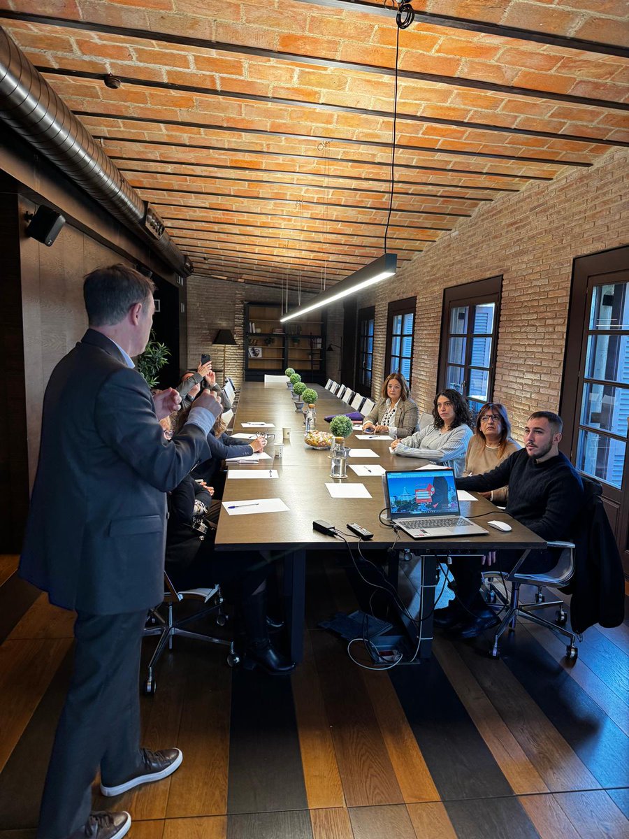 ADISSInforma's tweet image. Hoy hemos estado con @GremicatA21747 , compartiendo cómo nuestras soluciones Erploop, Cashloop y Kairos ayudan a los despachos profesionales a optimizar la gestión, automatizar procesos y mejorar la rentabilidad. 💡
#Erploop #Cashloop #Kairos #TransformaciónDigital #Gremicat