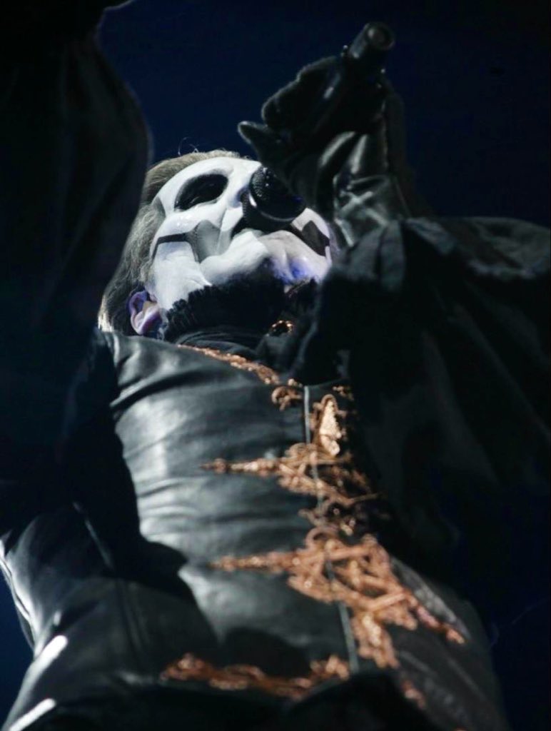 therealcopia's tweet photo. Do you want to try new angles? Top or bottom? https://t.co/ZLlx8Enp1u