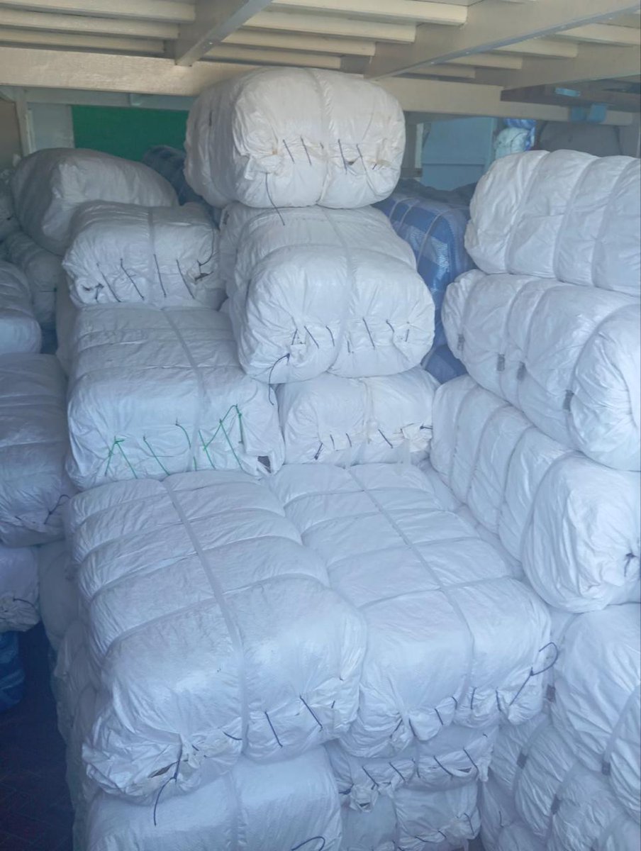 Shiyamaldives's tweet image. Congratulations to Floating Acres Pvt Ltd and the team for their relentless hard work and dedication in successfully cultivating seaweed in the Maldives, a  project started 8 months ago in B. Fehendhoo and today they are ready for export.  

This remarkable achievement marks an…