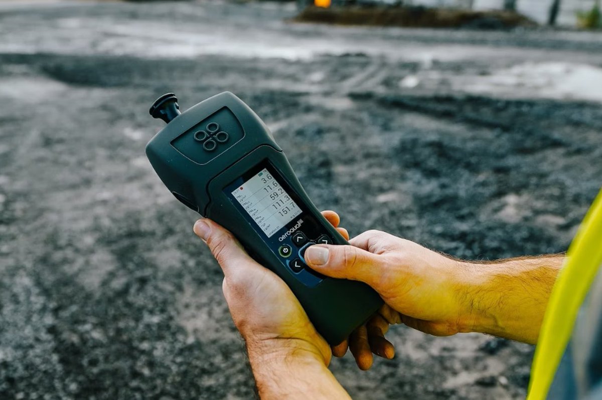 Why is Aeroqual Ranger known as "the ultimate handheld air quality monitoring solution"?

✔️ Swappable sensor head design
✔️ Measure up to 15 common pollutants
✔️ Lightweight, rugged build
✔️ Maintains performance in almost any environment

More info here: hubs.la/Q03SxQfL0