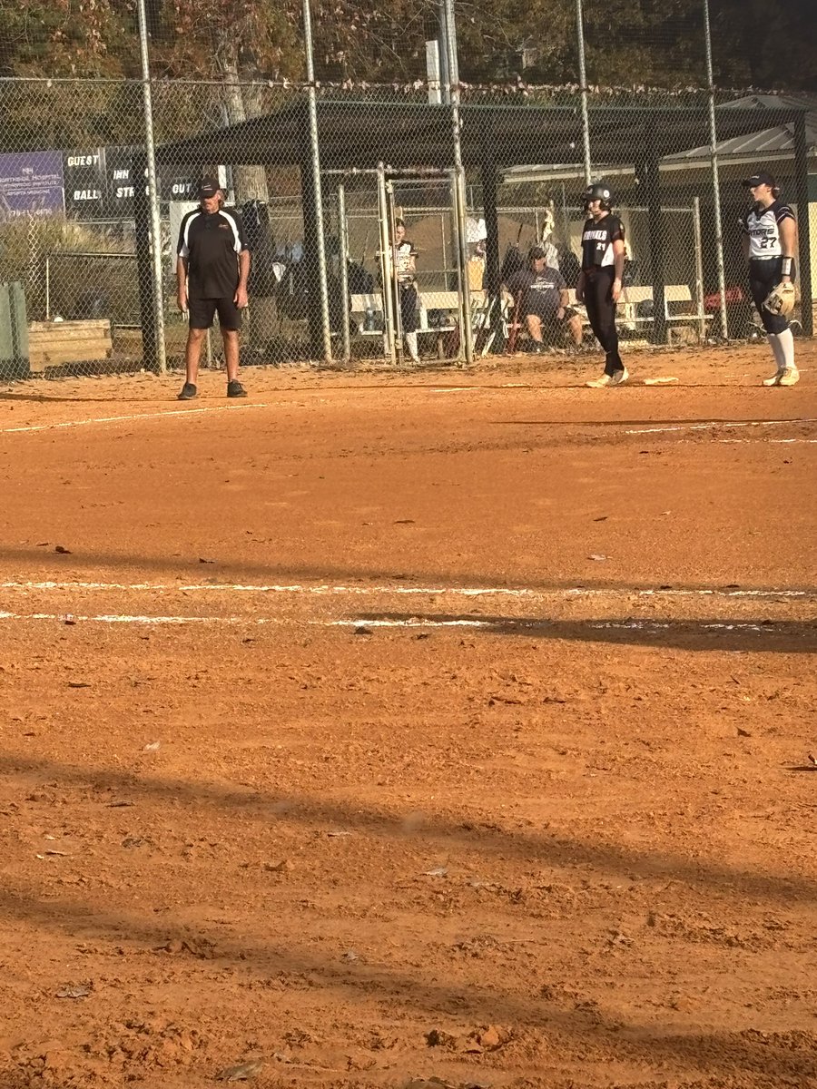 AddyCarpenter22's tweet image. We went 4-0 at the Veterans Tribute! Such a fun weekend with my favorite people doing what we love! 
🎥 Here’s a highlight video of my favorite hits on the weekend! 
#triplethreat #slapper @ExtraInningSB @kara_shutt @whitjones25 @MattAlberghini @KatieRepole @CSUBucsSoftball