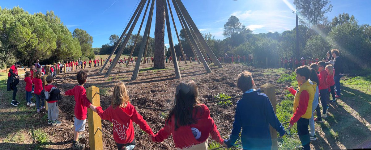 Exploradors1rA👷‍♀️, Excursionistes1rB🤠, Natura2nA🌿i Muntanyencs2nB⛰️ cercant elements de la natura, treballant tipus de fulles i netejant el bosc‼️Una bona  excursió al Pi d'en Xandri i Can Borrell, dins Projectes de nom d'Aula amb <a href="/CREAF_ecologia/">CREAF</a>, <a href="/aliancesmagnet/">Aliances Magnet</a>,  <a href="/somMaragall/">Tot@SomMaragall</a>