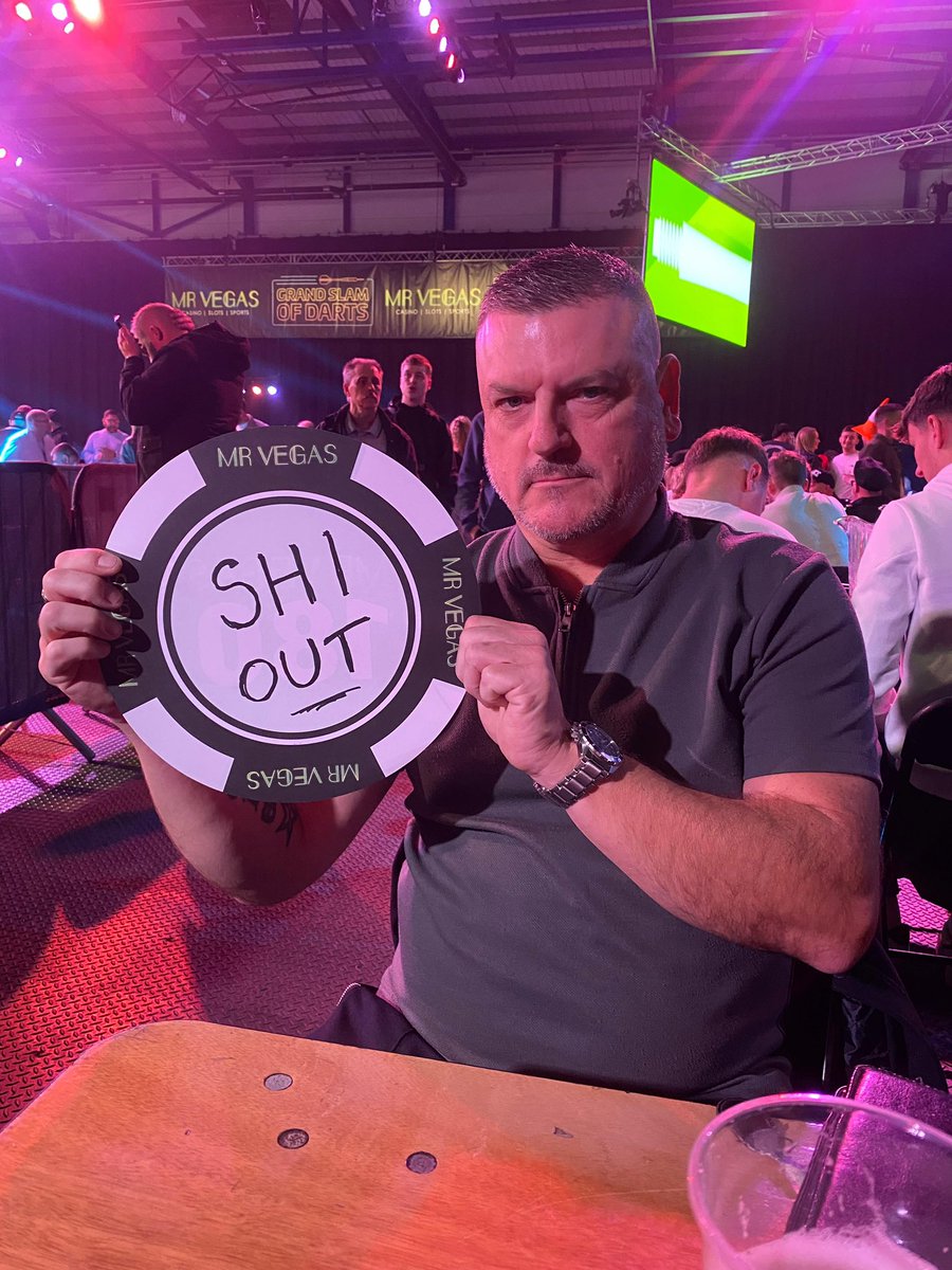 tylerpricey's tweet image. Dad at the darts, the man has spoken. #wwfc