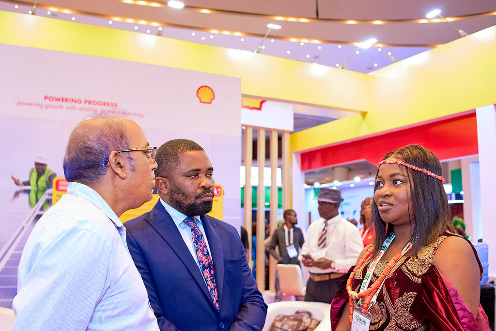 Shell_Nigeria's tweet image. Like a magnet, the Shell booth pulls all to itself and then feeds their curiosity.
What about you? Come visit the Shell booth.

#NAPE2025 
#PoweringProgress