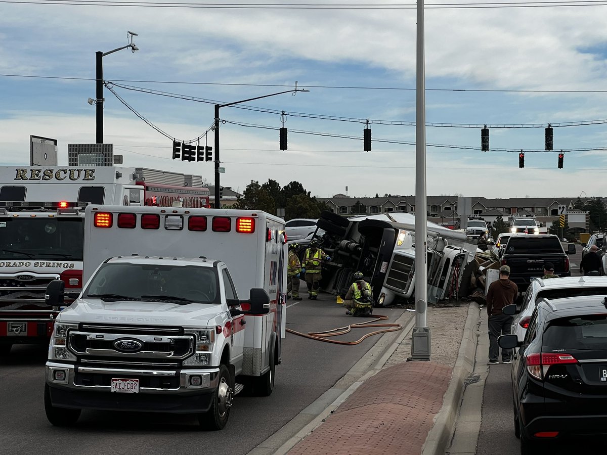 CSFDPIO's tweet image. Traffic accident with a box truck rollover at Powers &amp;amp; Stetson Hills. All westbound lanes at Stetson Hills are closed. No southbound lanes of Powers are closed. One person transported to a local hospital with minor injuries. No hazardous cargo and CSFD Hazardous Materials team…