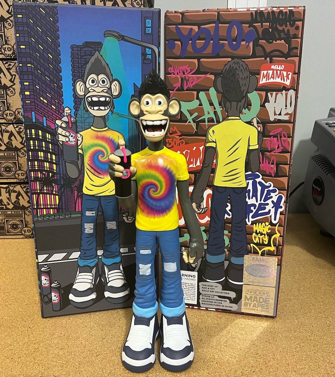 🚨 DROP ALERT 🚨
GM <a href="/BoredApeYC/">Bored Ape Yacht Club 🍌</a> &amp; my web 3 fam 
Finally got my  HOLY GRAIL of Bored Ape collectibles — the ULTRA-LIMITED VINYL BEAST that just arrived.

This isn’t mass-produced. It’s a larger-than-life MONSTER with a Tie-dye shirt like a psychedelic dream, with Ripped denim.