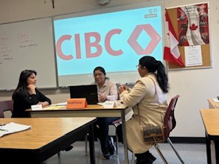 AdCedDpcdsb's tweet photo. Want to energize your ESL classroom? Bring the real world in! Language comes alive when learners see how it works outside the textbook. Learning about banking can be fun. https://t.co/xeQRX98DR5