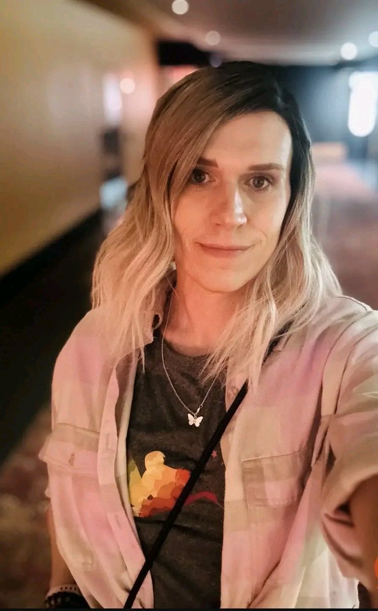 Gaynotqueer1's tweet photo. Three years between these photos. https://t.co/9qOZ2K6XD1