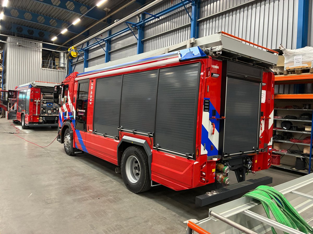 Begin volgend jaar worden onze Mercedessen vervangen door fonkelnieuwe Scania's met een Rosenbauer AT opbouw. 3000 kilo meer laadvermogen ( 18 ton) met 380 PK! <a href="/marinebrandweer/">Korps Marinebrandweer</a> <a href="/kon_marine/">Koninklijke Marine</a> <a href="/vrnhn/">Veiligheidsregio NHN</a> !