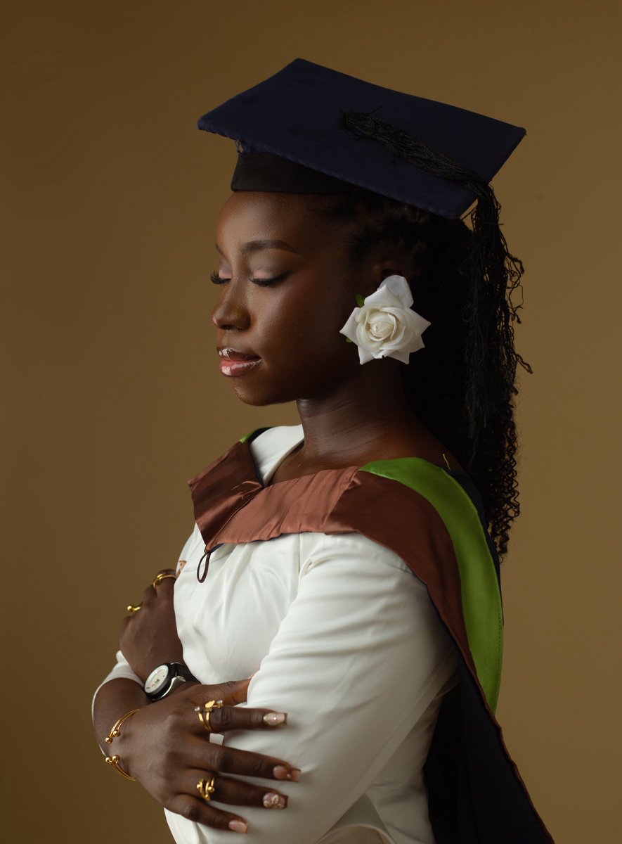 Aręwà has God tweet media