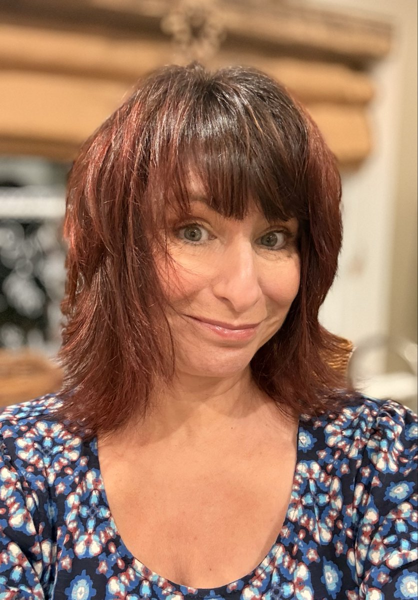 EscapedHere's tweet photo. Sometimes you need a lift. I still love the autumnal colours, so decided to have them refreshed but go for a new style #messyhead 🙃 https://t.co/BReyU9oBxL
