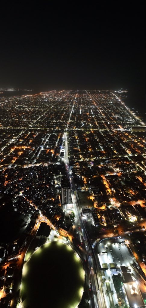 muzamil_toori's tweet image. Nights of Karachi #Karachi #SeaView #Clifton #mhtoori