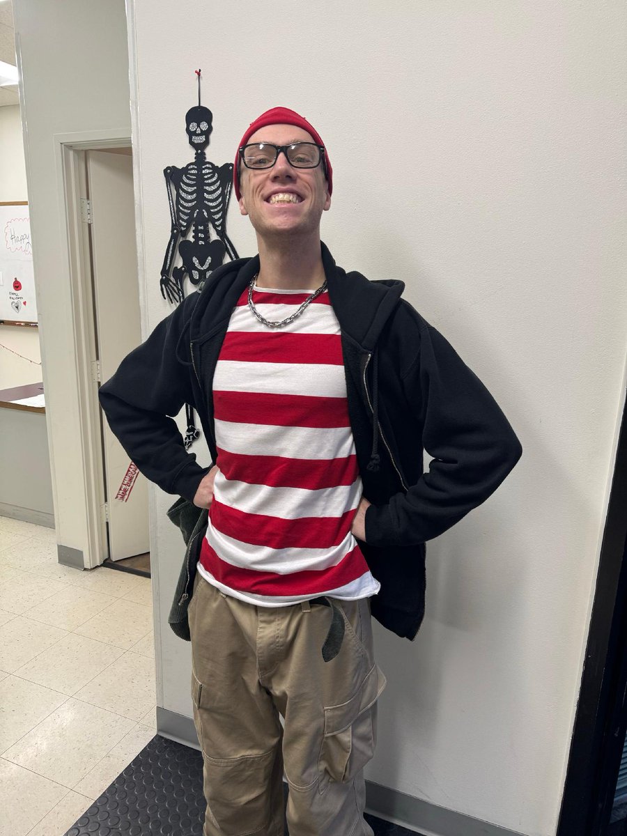 LifeatTCA's tweet image. 🎃 Here’s to one last spooky October moment! 
The Cleaning Authority - Spokane crushed Halloween with amazing costumes and unbeatable team spirit. 👻

Now November is here, and we’re ready to see even more unforgettable #LifeAtTCA moments!
#TeamSpirit #SpookySeason