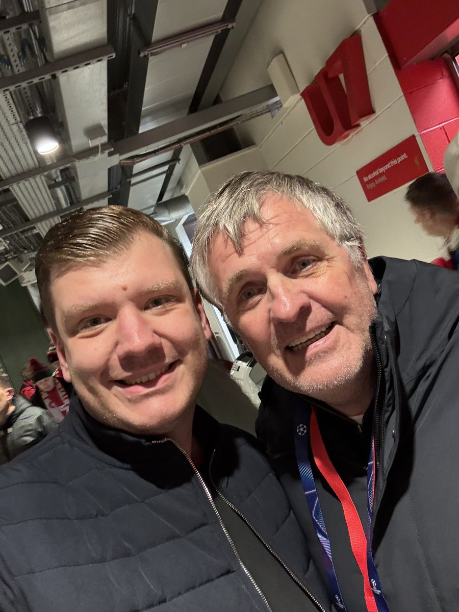 JDanD96's tweet photo. Met a proper legend after the Real game last week, the Great Dane #JanMolby #YNWA https://t.co/ORR1dqR4gG