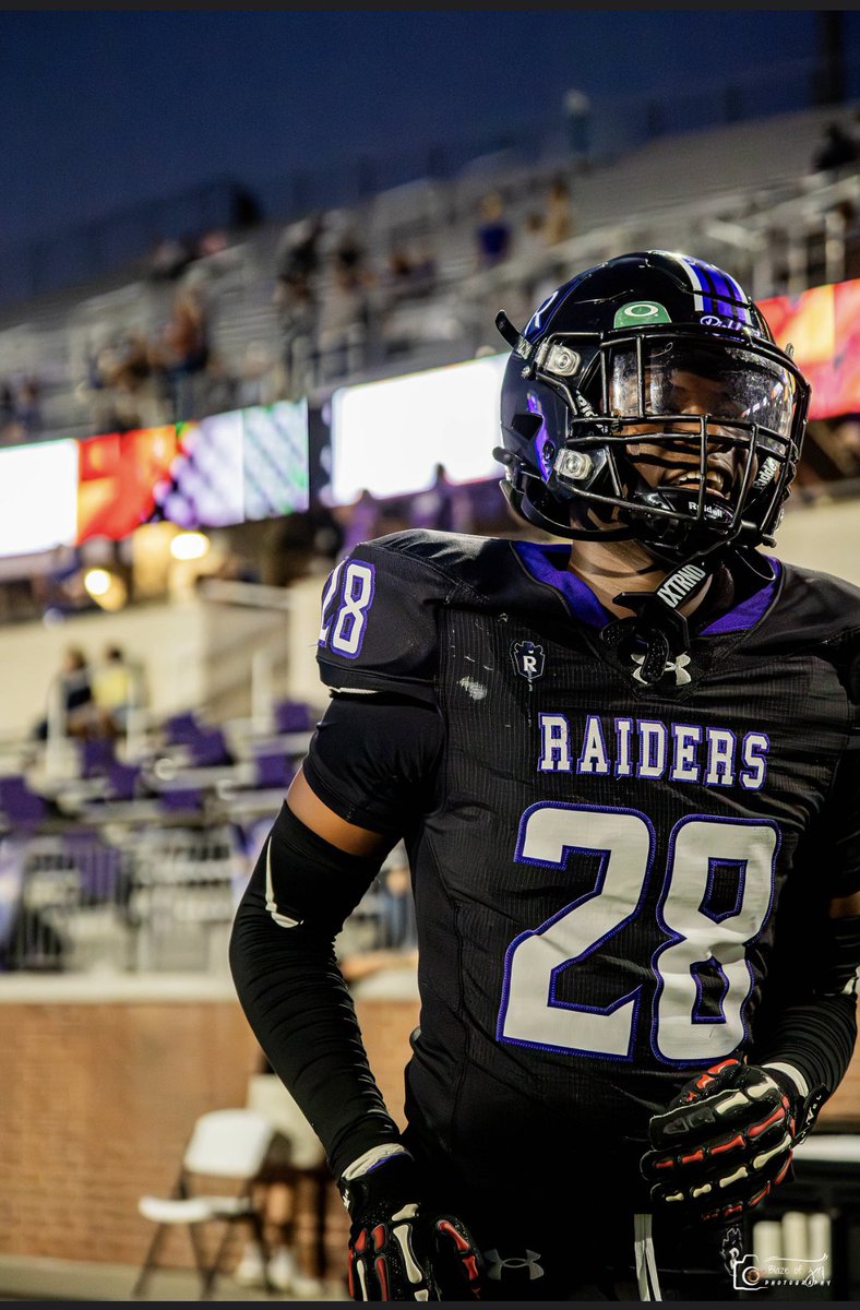 Thankful to have an amazing senior season and compete with the amazing team that I have.Praying for greatness and an opportunity to play at the next level 
<a href="/CoachPond53/">Coach Pond</a> <a href="/KennethGilchr11/">Kenneth Gilchrist</a> <a href="/CoachNicks1/">☘️Coach Ronnie Nicks☘️ - M.Ed</a> 

Link to highlights⬇️
hudl.com/v/2T8LSU