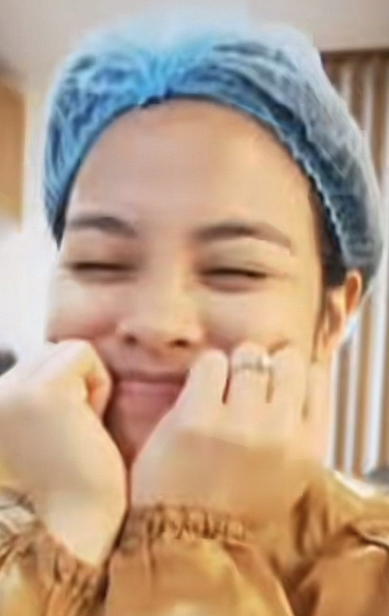 yojter's tweet photo. #PVL2025 Bakit may paflex sa ring Jema Galanza di ba dental clinic  ang endorsement mo😱 https://t.co/60eovwAwxZ