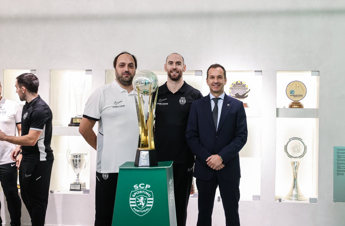🏆 Supertaça de Andebol
🏆 Supertaça de Futsal
🏆 Supertaça de Hóquei
🏆 Supertaça de Voleibol

Os Leões entregaram as mais recentes conquistas nacionais ao #MuseuSporting 🌟