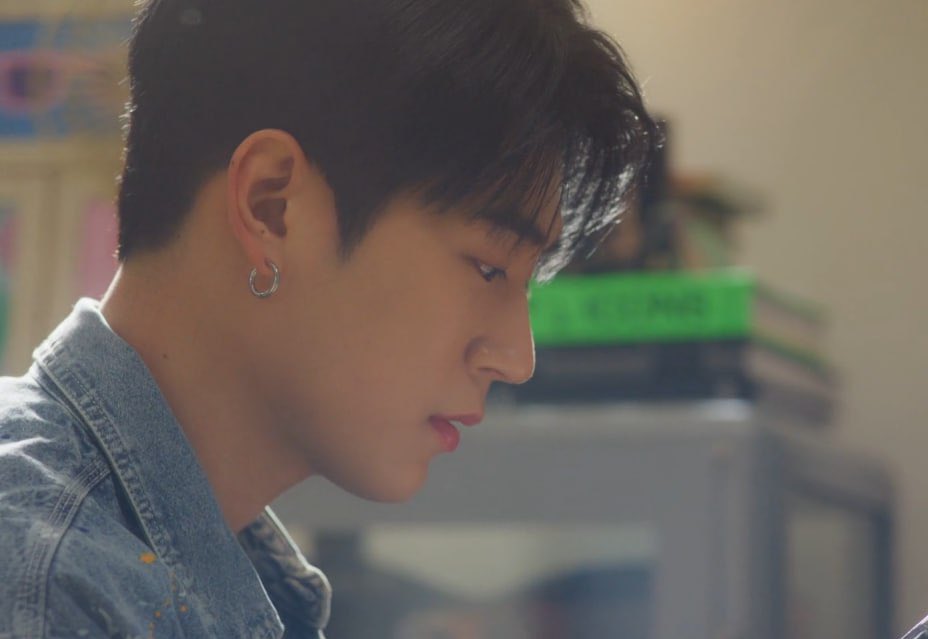 8Starlit8's tweet image. When you&apos;re far from me...

It&apos;s impossible to smile...
To study...
To be normal again...
To move on...
To live again...

Cause you&apos;re everything❤️‍🩹

#SemanticError