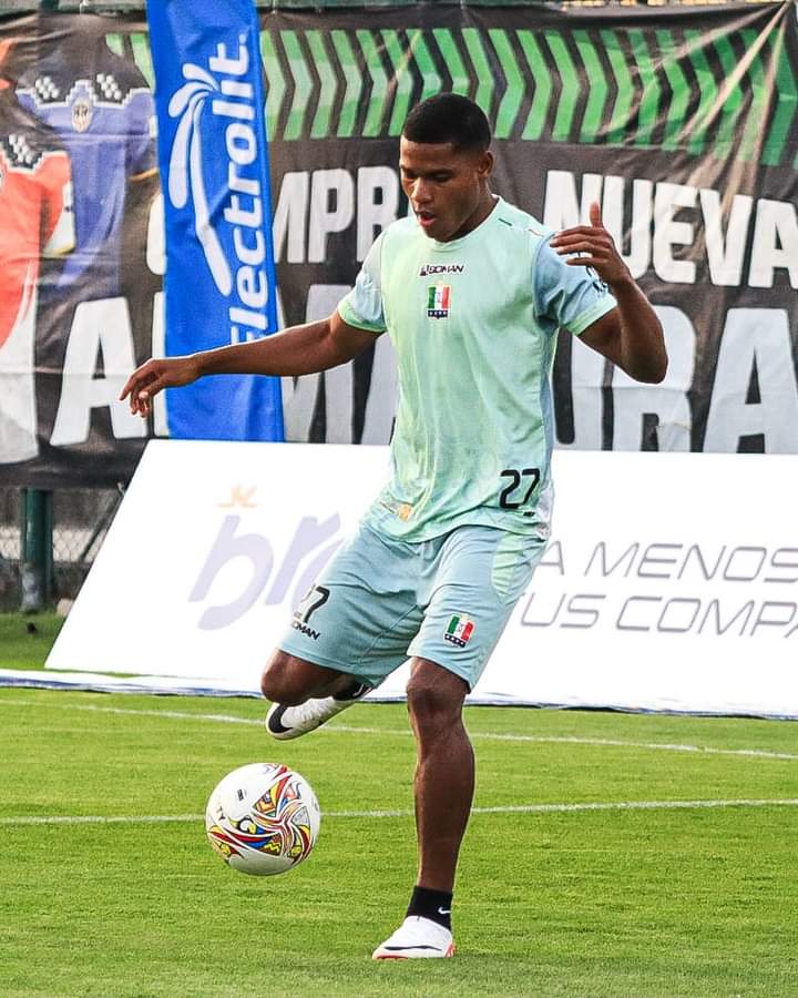 Jhon Deiby Araujo y Felipe Cifuentes no seguirán en <a href="/EnvigadoFC/">Envigado Fútbol Club</a> y <a href="/Metropolitanos_/">Metropolitanos Fútbol Club</a> respectivamente, ambos clubes no harán uso de la opción de compra y deberán volver a <a href="/oncecaldas/">🏆 Once Caldas ⭐️⭐️⭐️⭐️</a> dueño de sus derechos deportivos 

Fuente: <a href="/osvaldoinforma/">Osvaldo Hernández</a>