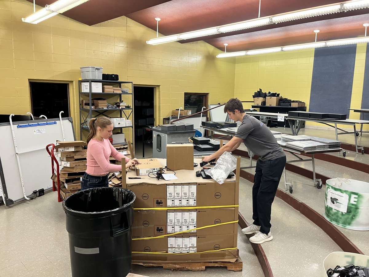 Maconaquah Tech tweet media