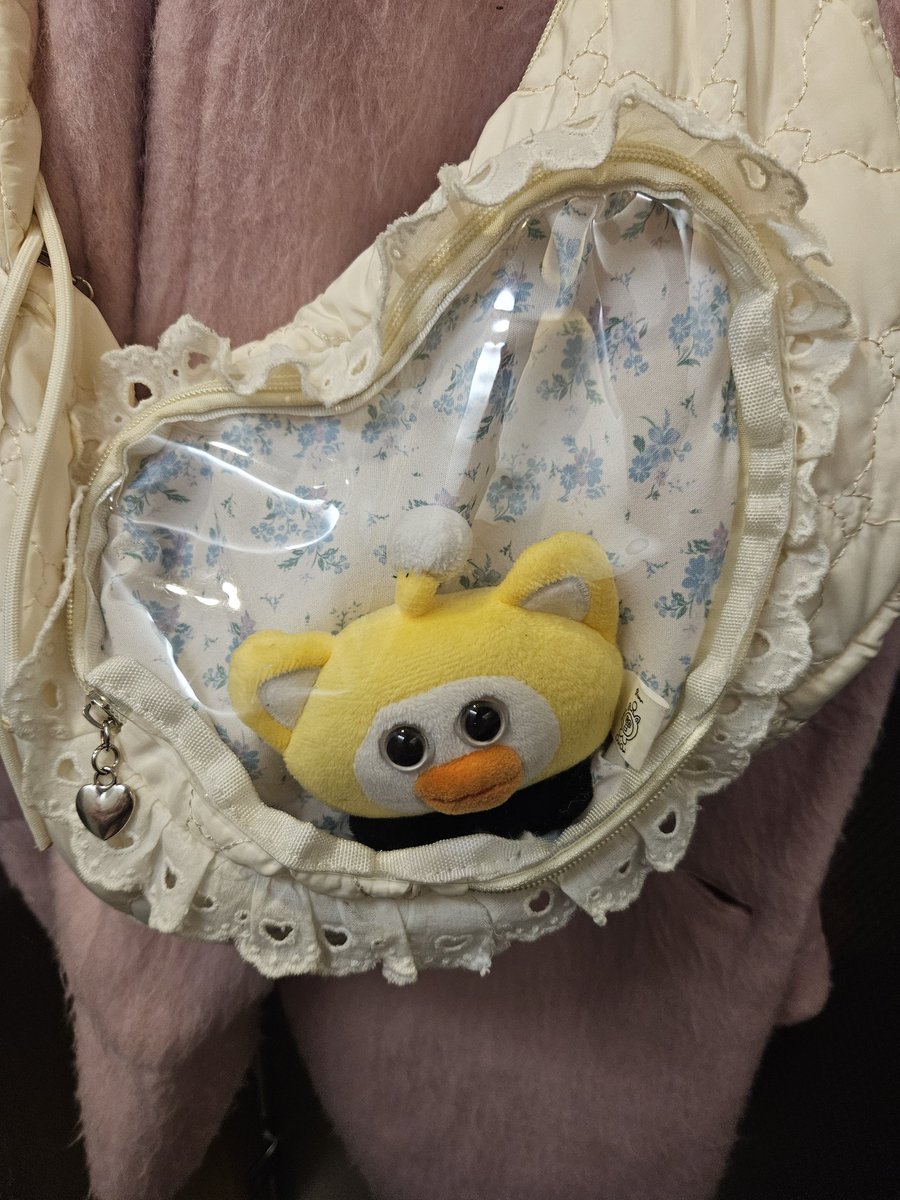 litttlepisces's tweet photo. bonus. https://t.co/Z59xR0hRCc