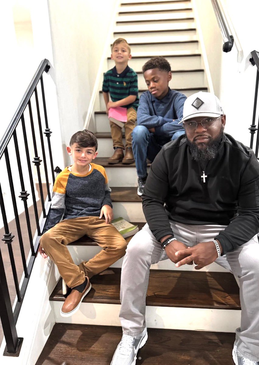 "We thought foster care was mostly black/brown kids, but majority are white. 

They asked us to foster white &amp; black kids, and we’ve adopted both. 

Transracial adoption is when you adopt a child of a different race, because every race needs love.”

Pod: lnk.to/transracialX1