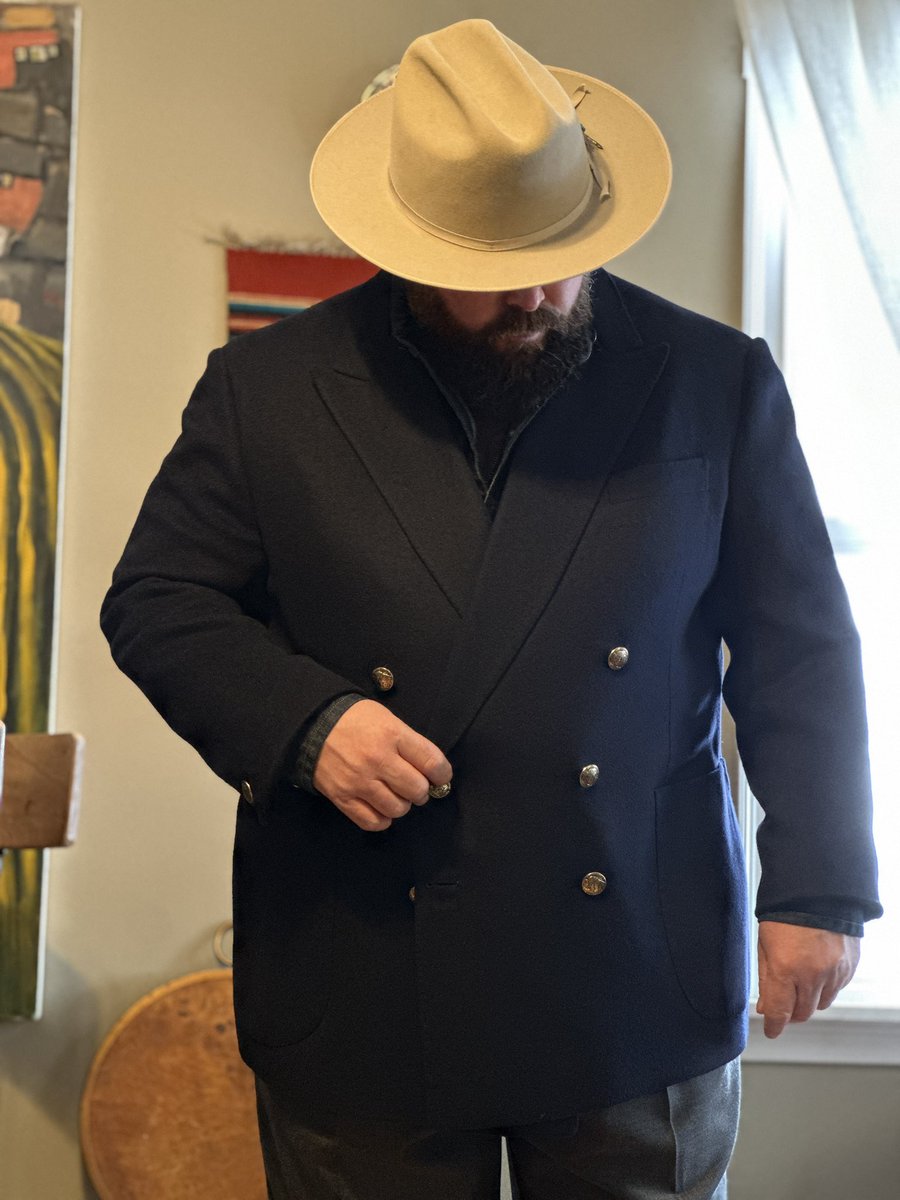 DavidLaneDesign's tweet image. First Double Breasted Blazer 🙌💙🫠