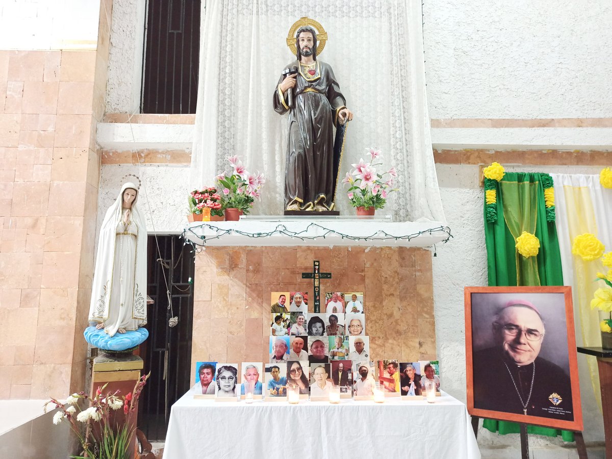 KofC17543's tweet image. Reunidos en la Parroquia de Cristo Obrero rezamos el Santo Rosario por los Fieles Difuntos de nuestra comunidad, nuestro Consejo y todas las almas del purgatorio, para que alcancen pronto la gloria eterna. Nov 9, 2025.

@KofC #KofC #KnightsofColumbus #CaballerosdeColón