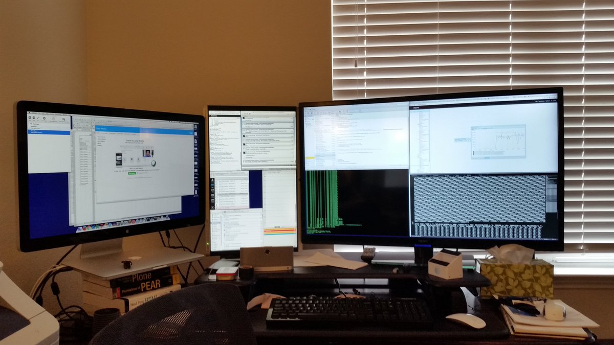 chris_embree's tweet image. Each window in the 40&quot; 4k TV (right) contains an entire screen from the Apple monitor on the left. The vertical is a 29&quot;. Circa 2013.
