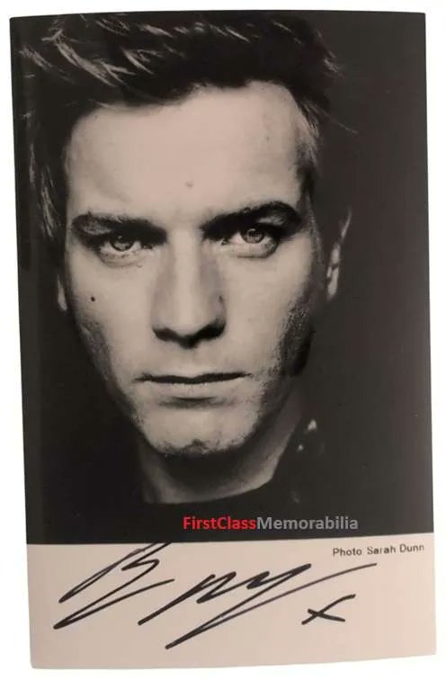 FirstClassMem's tweet image. Authentic Ewan McGregor signed photo black and white image. Photo measuring 3.5″ x 5.5″ with genuine Ewan McGregor signature in black marker.

 firstclassmemorabilia.com/product/ewan-m…