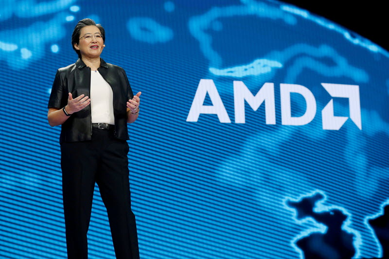 🚨 INVESTING : "AMD rassicura il mercato: 45 miliardi di dollari in ricavi per chip personalizzati entro il 2026 e crescita del mercato dei data center a 1 trilione entro il 2030"