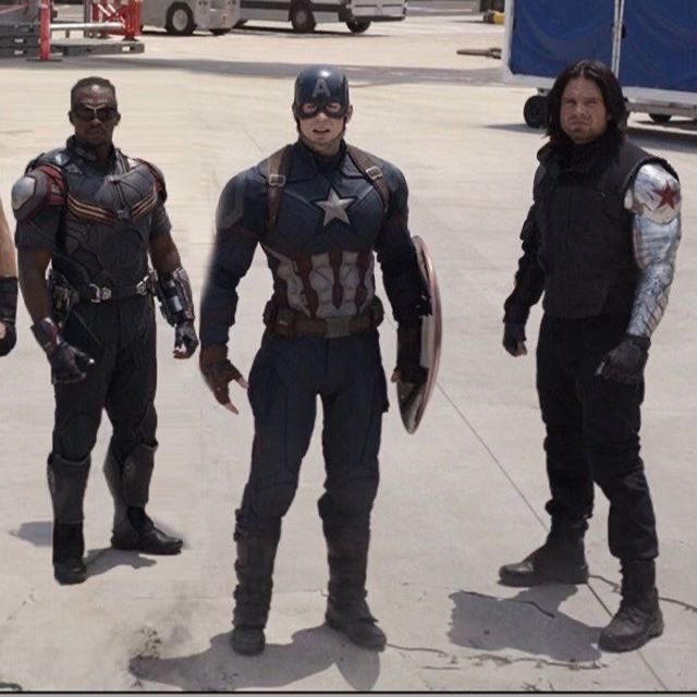 goth_cowgir1's tweet photo. happy veterans day to these three idiots https://t.co/Xa12vWgtBm