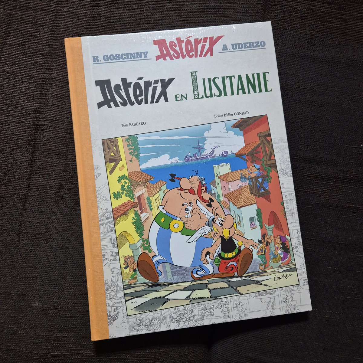 No ha estado mal el finde largo. La cosecha ha sido productiva.

#AstérixEnLusitania, edición de lujo en 🇫🇷