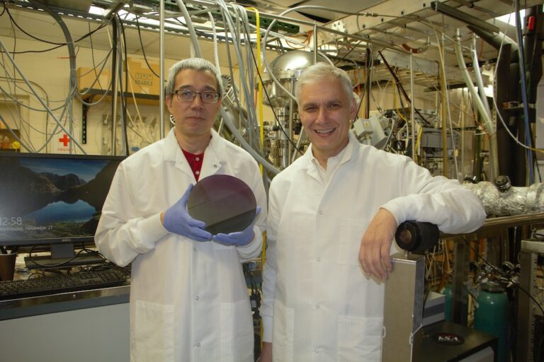 #LaLuceCristallina's CEO Alex Demkov spoke with <a href="/DanielNenni/">SemiWiki</a> about the company's recent launch of its 200-mm barium titanate wafer, the benefits of barium titanate over lithium niobate, and more🎯

👉Read the full discussion here for further insights: bit.ly/4qV3x3j