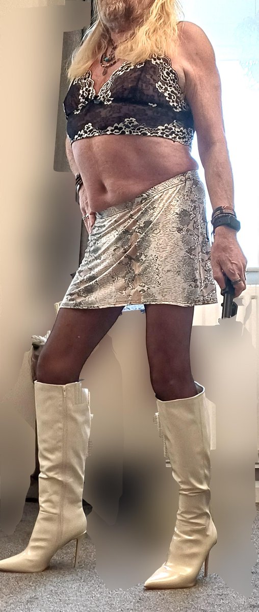 Phoseman71's tweet photo. Bought some new boots and felt a bit slutty so decided to get my belly out! #crossdresser https://t.co/5Uta6sBw37