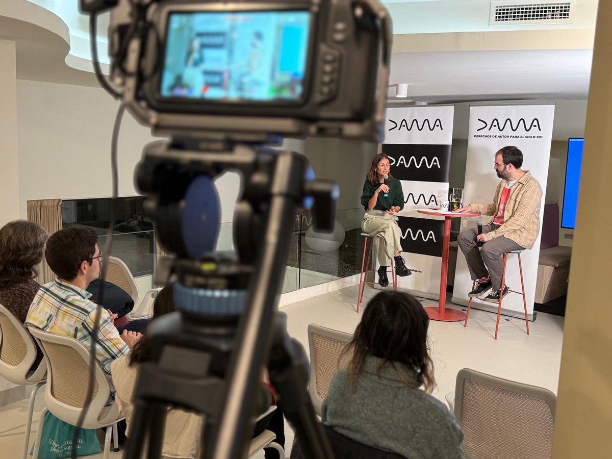 Aquesta tarda a un nou Making-of amb <a href="/SERIELIZADOS/">SERIELIZADOS</a> a Barcelona estem gaudint d’una masterclass de Laia Foguet, coguionista la sèrie Delta, que ens està explicant com el seu creador i guionista David Gonzàlez i ella van construir aquest magnètic eco-thriller rural.